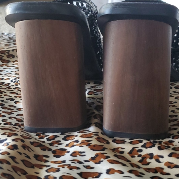 Dolce Vita Anton Stacked Heel Sandal - Picture 10 of 11